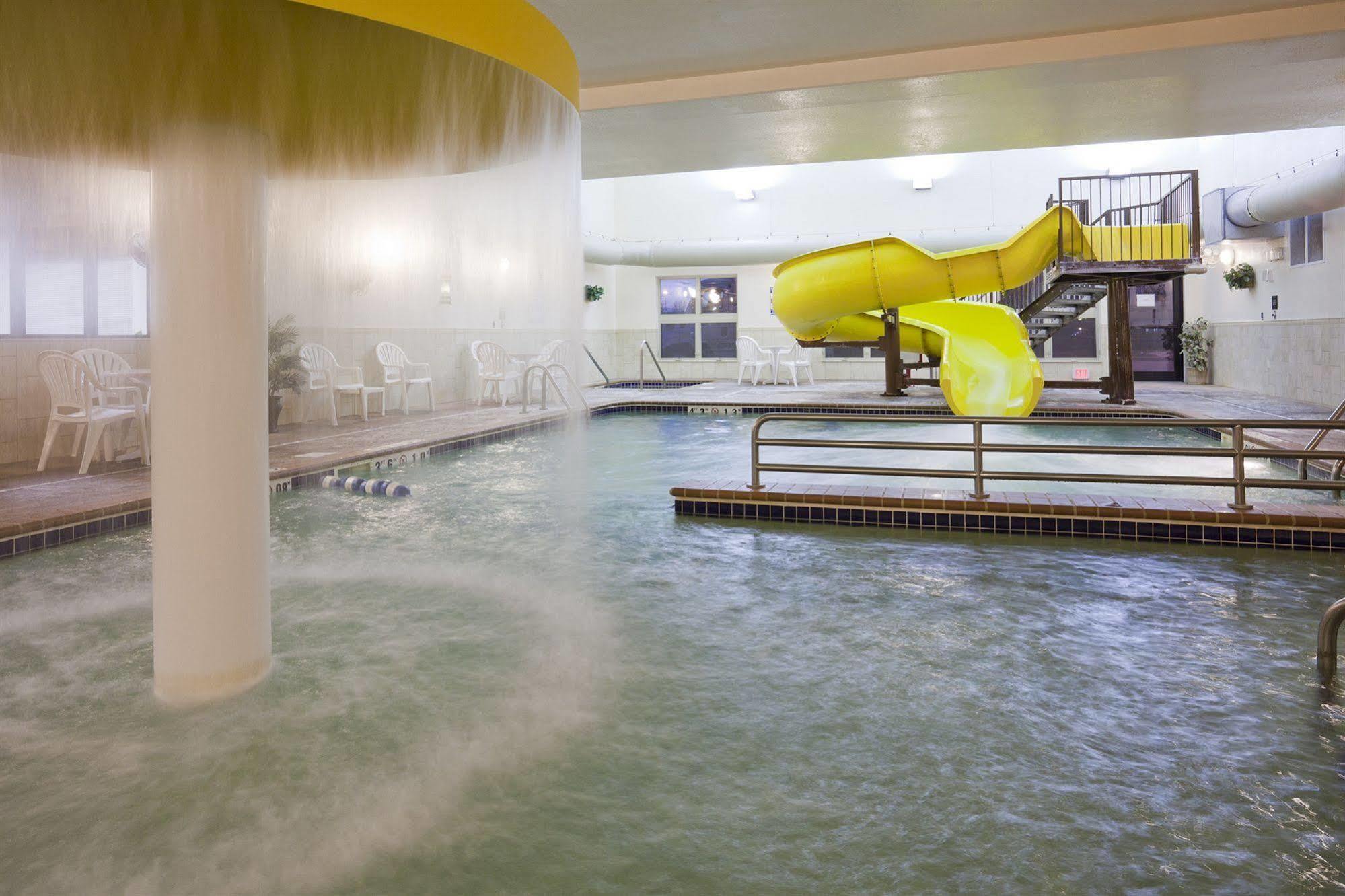Expressway Suites Fargo Eksteriør bilde